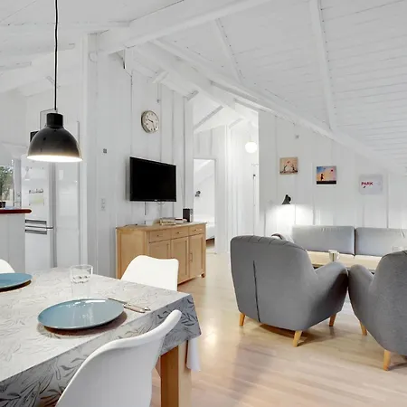 Three-bedroom In 度假居 *