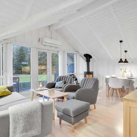 Three-bedroom In 度假居 *