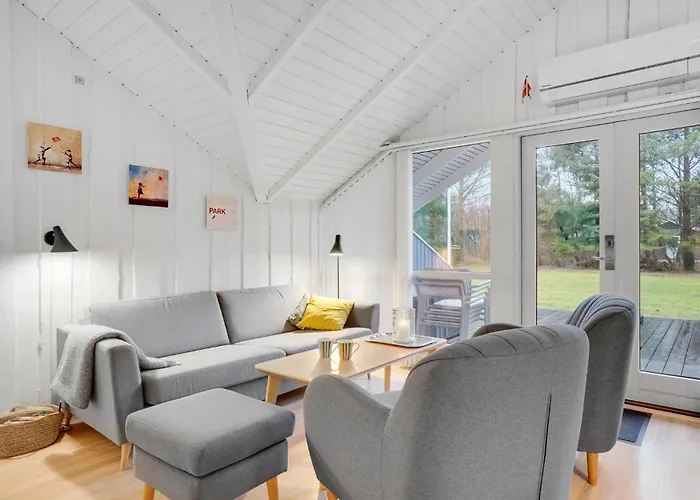 Three-bedroom In Feriehus